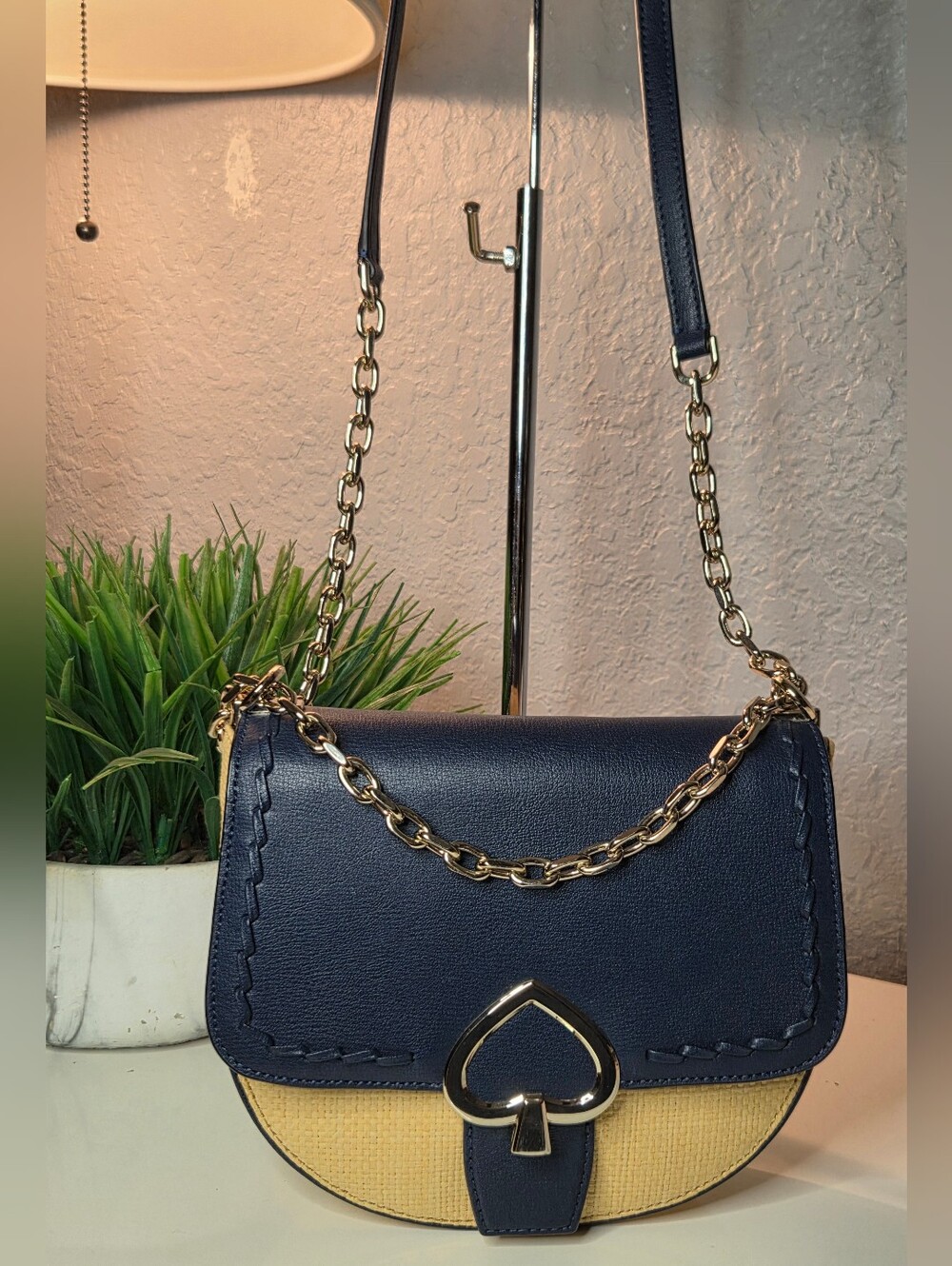 Kate Spade Robyn Straw Medium Chain Saddle Bag Navy Cream WKRU6847 EUC